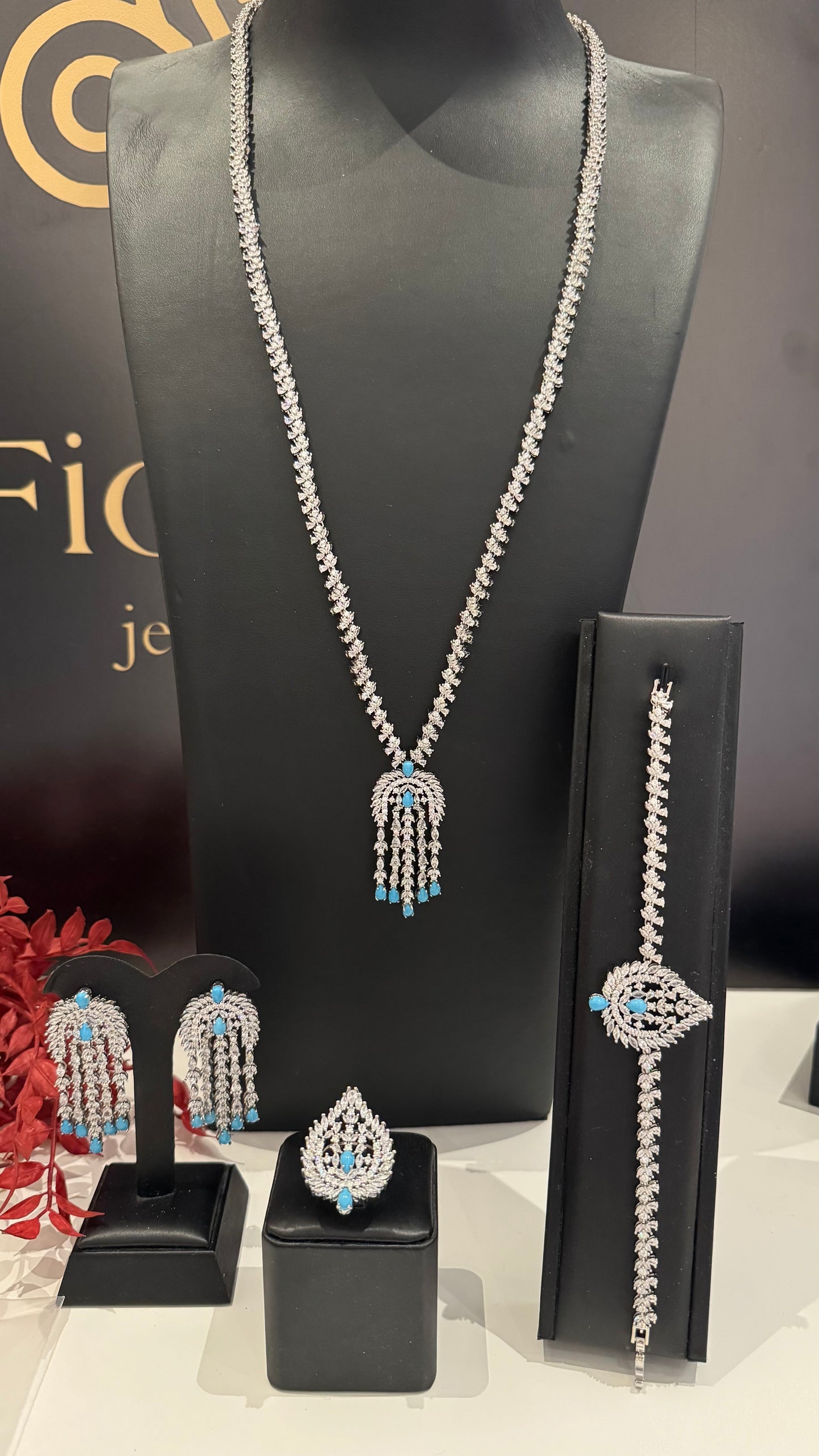 Zircon set