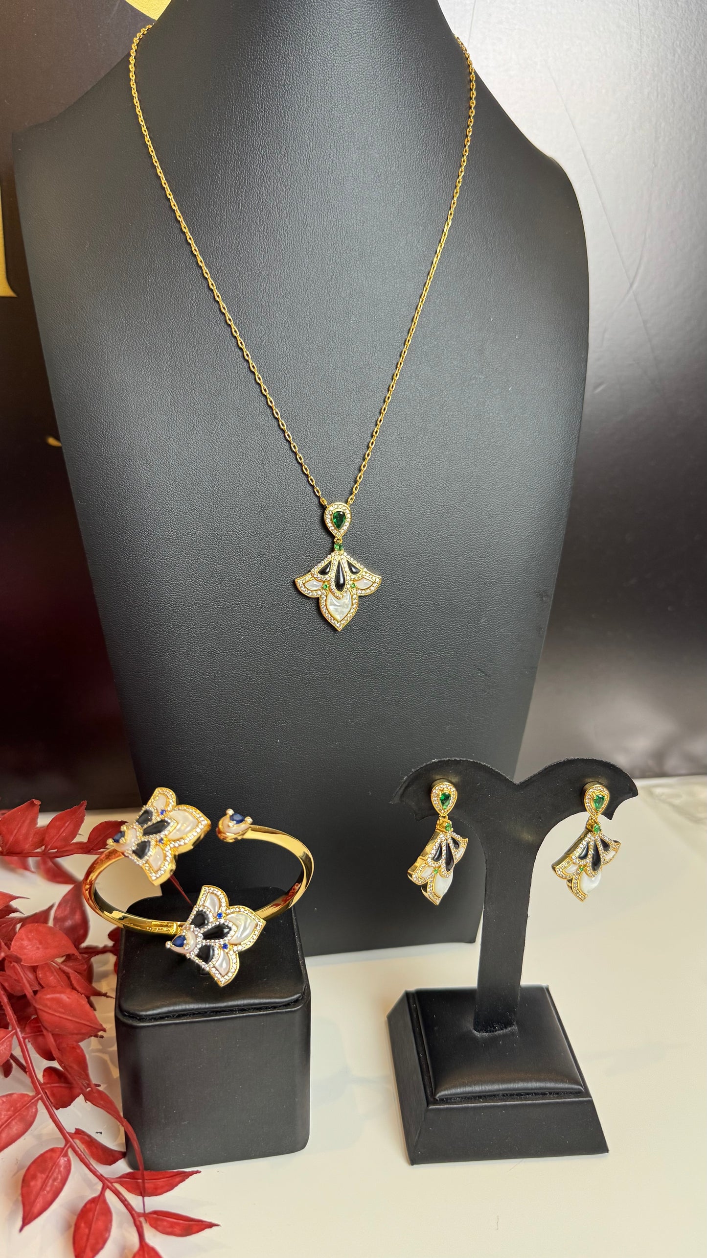 Golden set