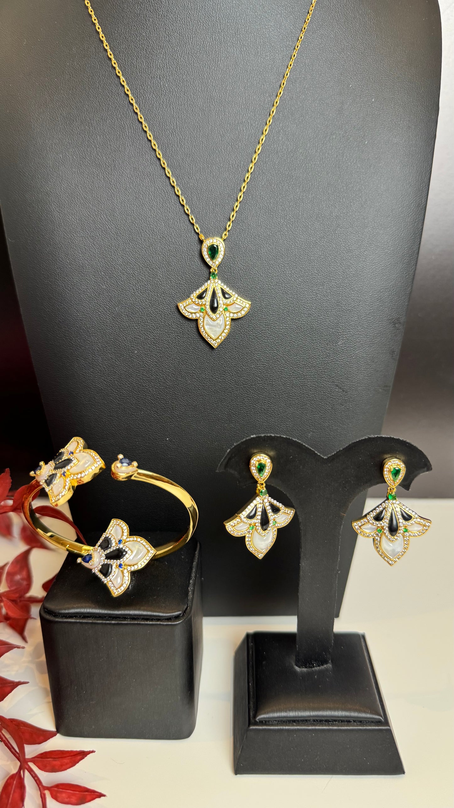 Golden set