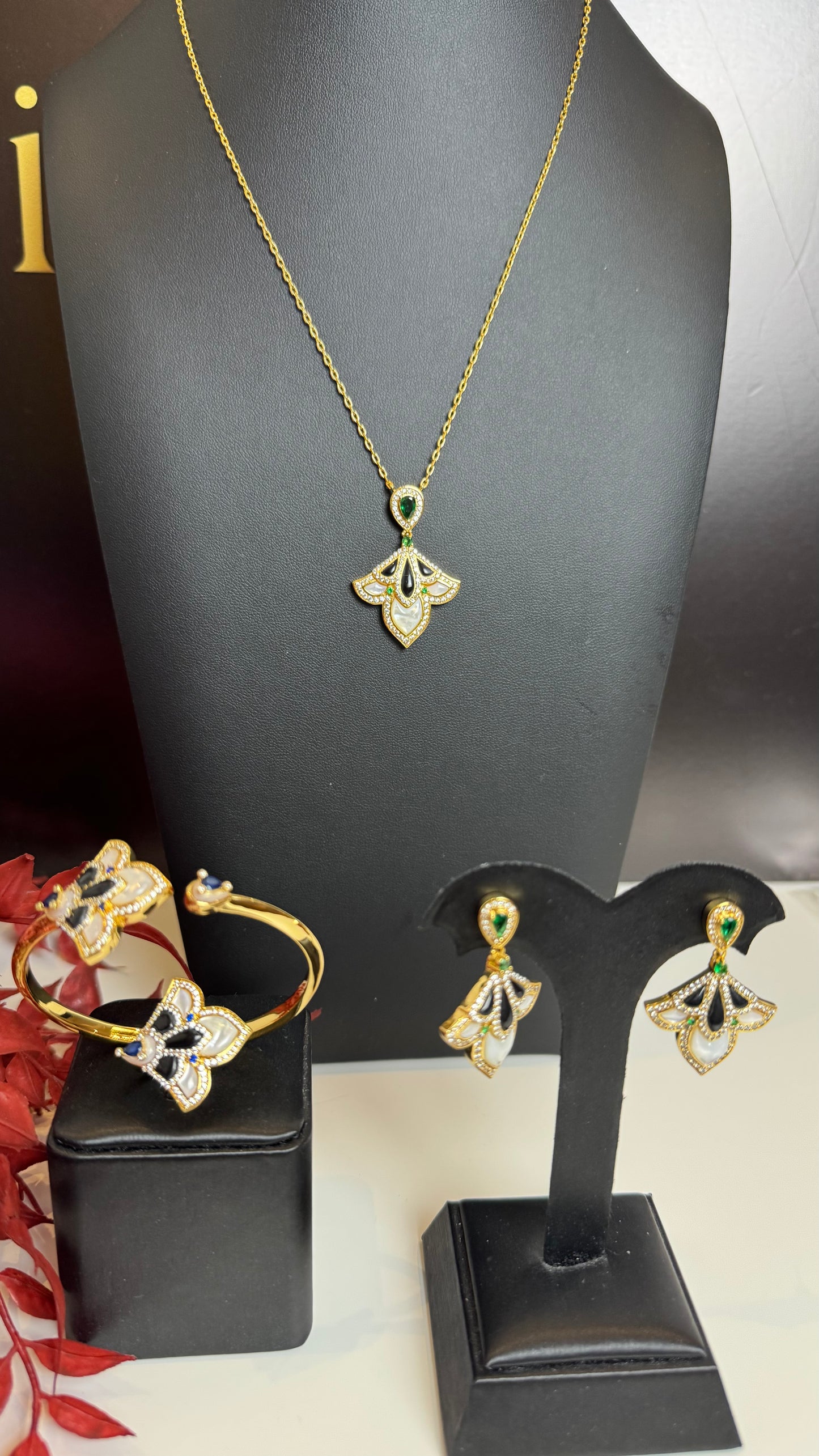 Golden set