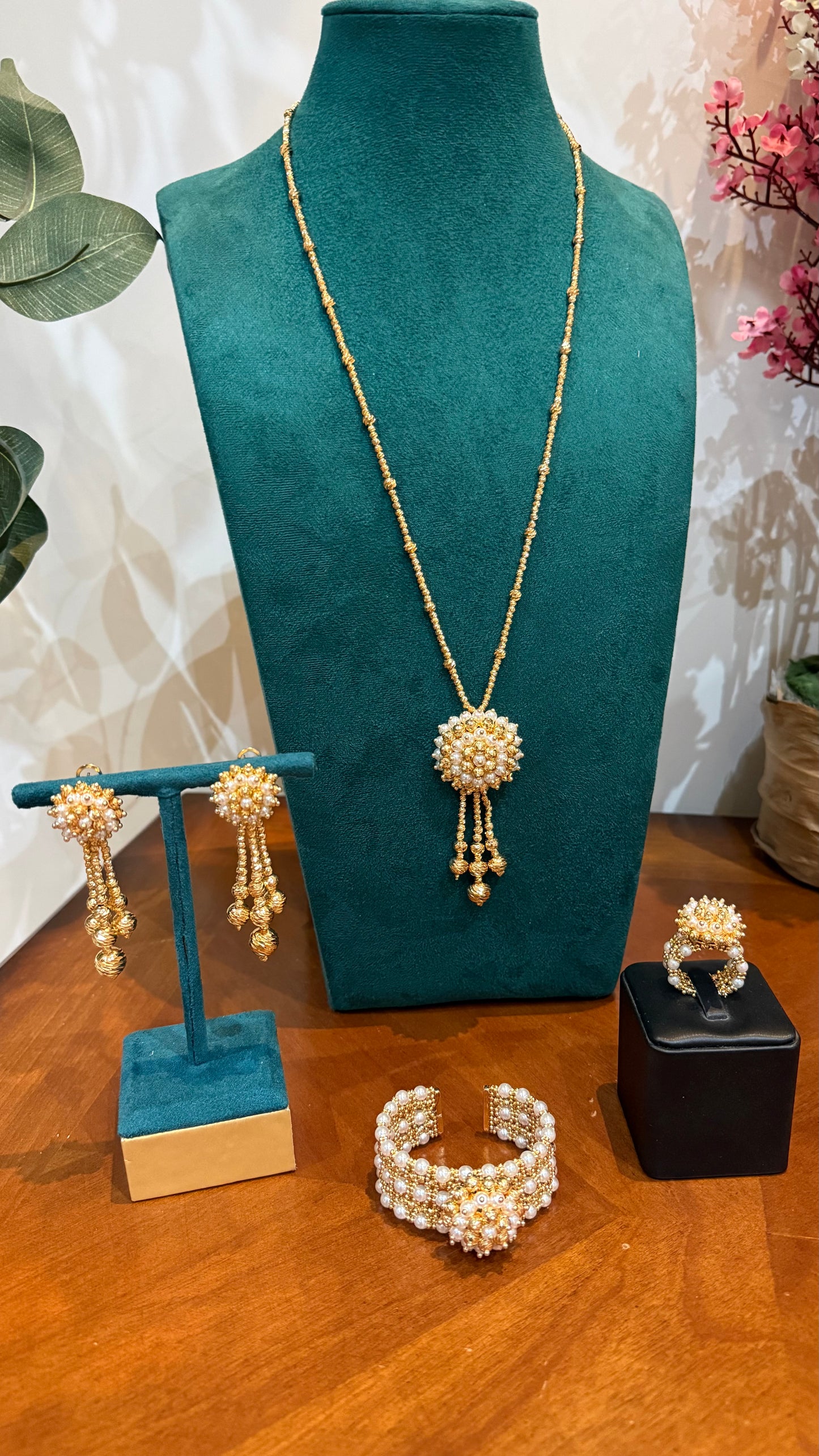 Fiorina Elegant Gold Plated Set