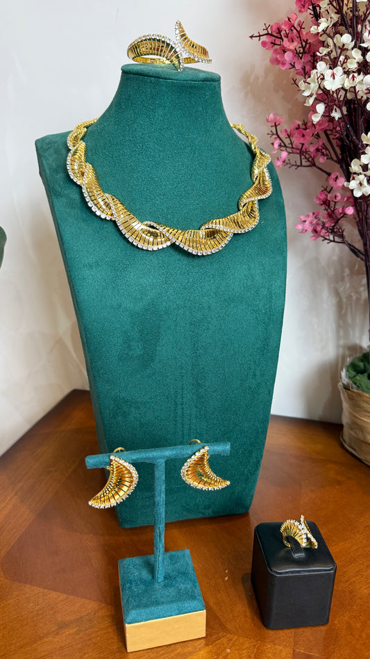 طقم Fiorina Royale المطلي ذهب